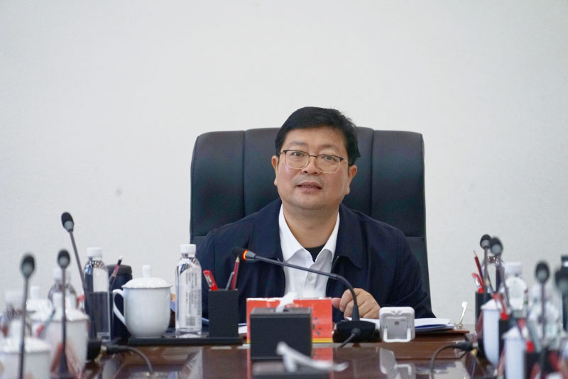 杨红兵主持召开茶陵县十八届人民政府第47次常务会议(图2)
